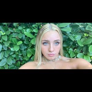 Meet your Posher, Caroline